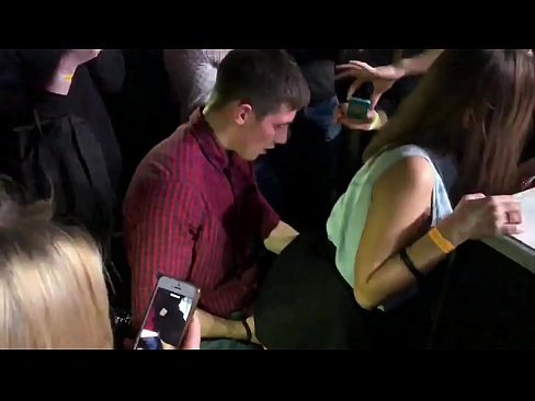 ❤️ Pravi seks u ruskom noćnom klubu. 18-godišnja Ruskinja u anusu i vagini pojebana u noćnom klubu ❤❌ Analni video na bs.rexporn-com.ru ️❤